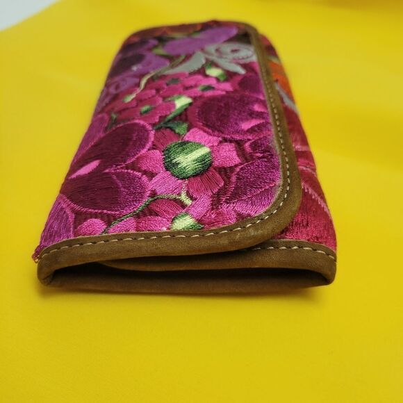 Embroidered Floral Wallet - Picture 4 of 10